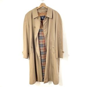 Burberry Classic Camel Trench coat with Nova Check Interior